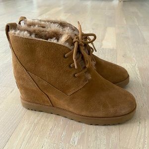 Women’s size 8 Ugg Femme Boot